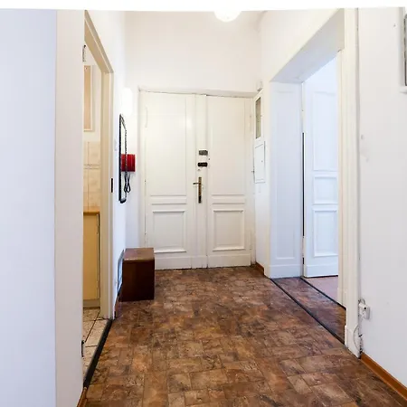 Kwiatowa Standard By Bookinghost