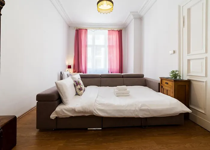 Kwiatowa Standard By Bookinghost *