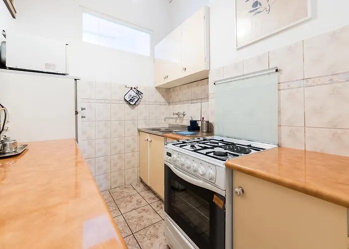 Kwiatowa Standard By Bookinghost